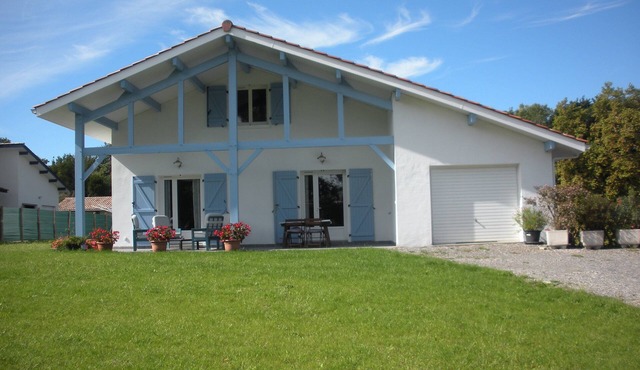 4 km from bayonne 7 km from the beaches available july 27 to august 3