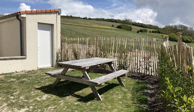 4 km from the beach Wissant, top of the hill magnificient view of countryside