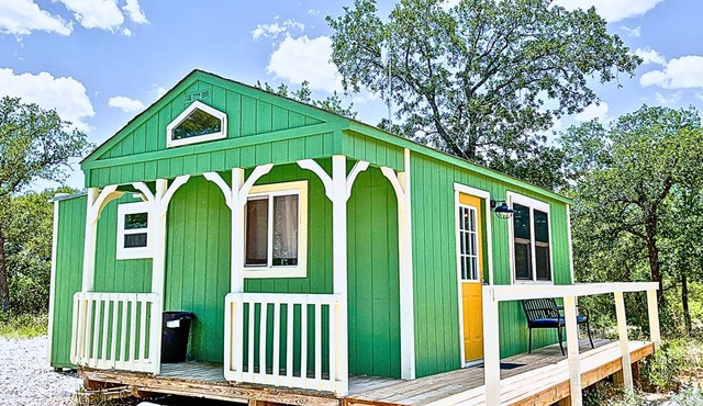 4 Lakefront Tiny Home | Small Family Glamping Getaway at Lake Eastland