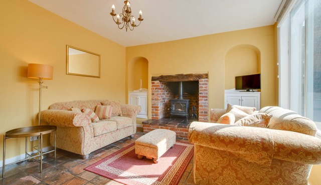 4 Lambseth Street - Two Bedroom House, Sleeps 4