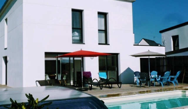 4 * listed house with sea view and heated pool 5 minutes from the beaches