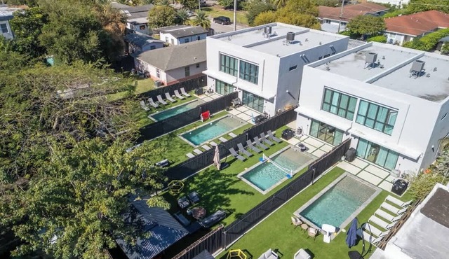 4 Luxe Stylish Villas Design District, Pool, Grill