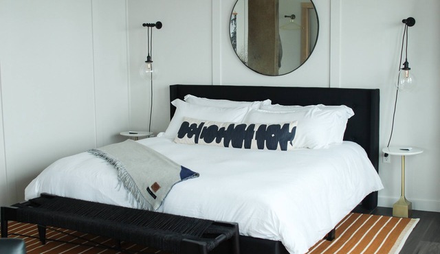 4 Luxe Trolley View King Room at Bowline Hotel, Pet-friendly