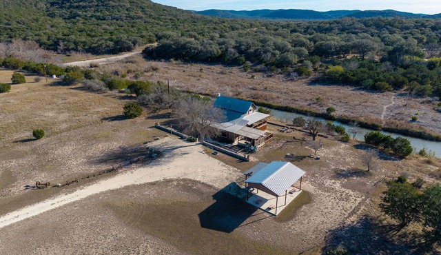 4 Maples on the Frio, Riverfront, Wi-Fi, @ Frio River Vacation Rentals