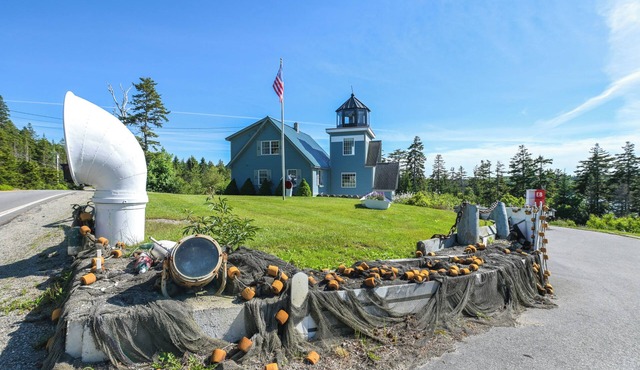 4 Mi to Acadia Trails: Coastal Maine Home w/Deck