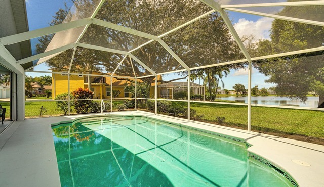 4 Mi to Beach: 'Beach Haven' w/Water Views!