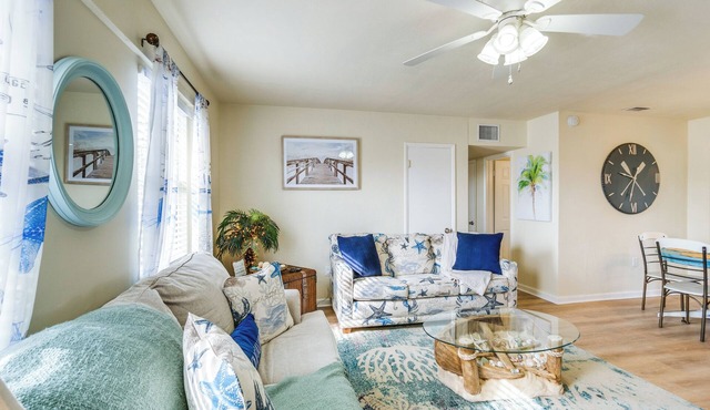 4 Mi to Beach: Charming Port Charlotte Home!