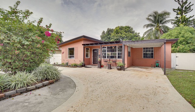 4 Mi to Beach: Hollywood Home w/Patios!