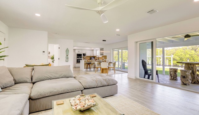 4 Mi to Beach: Riverfront Hobe Sound Home w/Dock!