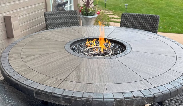 4 Mi to Broadmoor! Apt w/Movie Theater & Mtn View