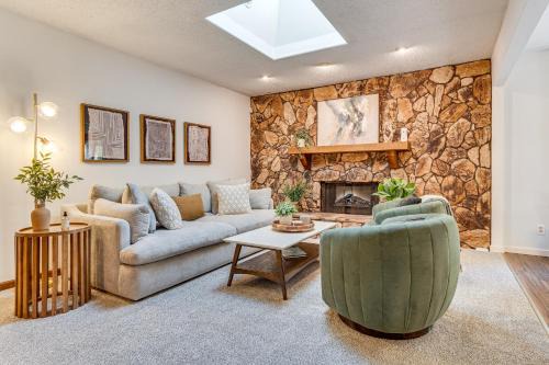 4 Mi to Capitol Spacious Springfield Home with Deck