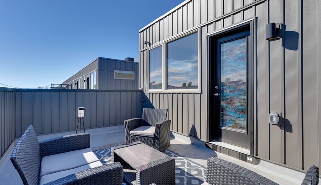 4 Mi to Center City: Philly Home w/Rooftop Deck