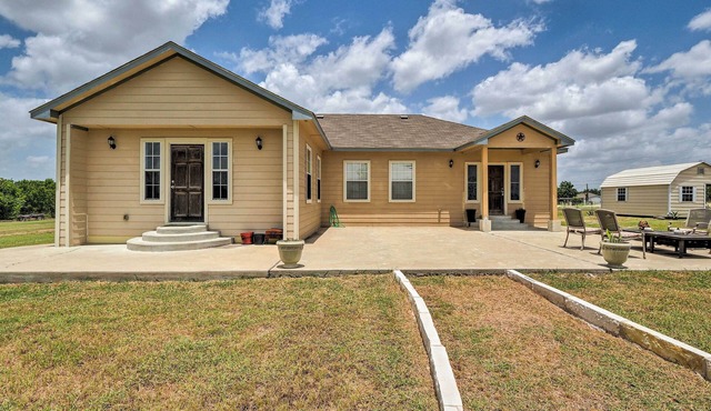 4 Mi to Circuit of the Americas: Home w/3 Acres
