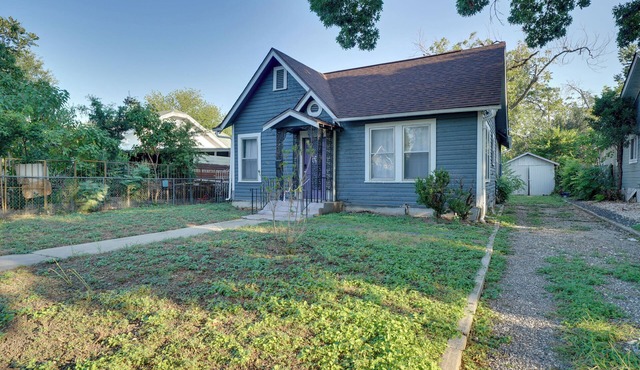 4 Mi to Downtown! Cozy Bungalow in San Antonio