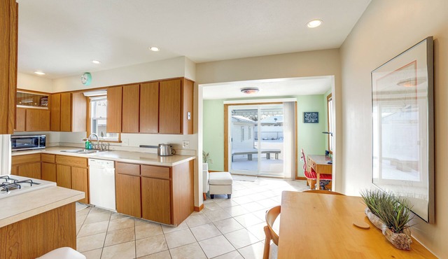 4 Mi to Downtown: Convenient Grand Rapids Home