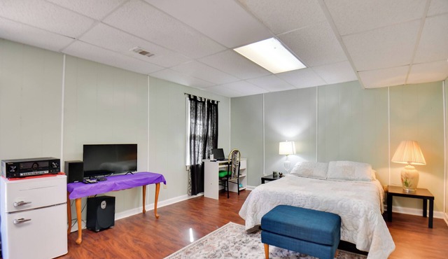 4 Mi to Downtown: WFH-Friendly Loganville Studio