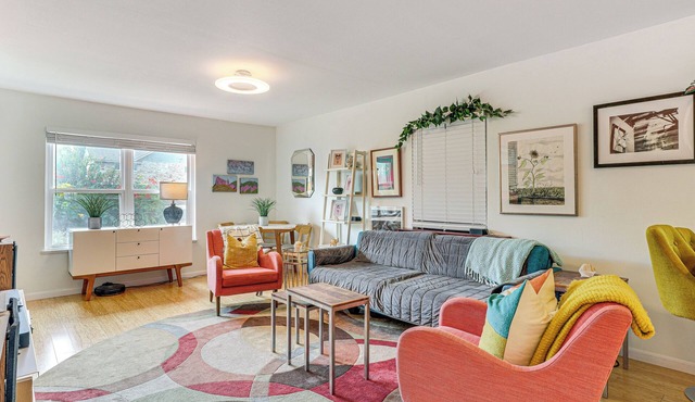 4 Mi to Dtwn Austin: Home w/Large Fenced Yard!