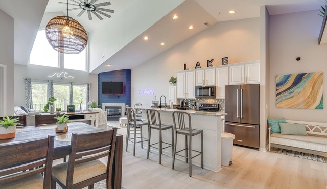 4 Mi to Dtwn: Gem w/Lake Access in Camdenton