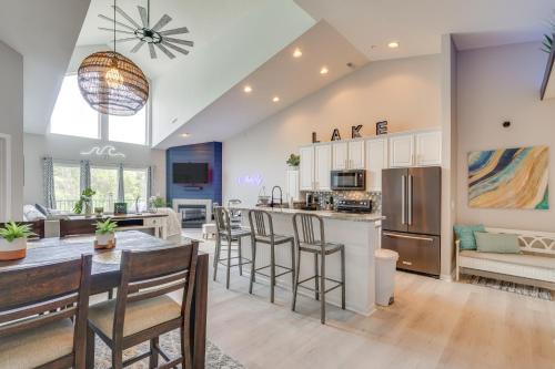 4 Mi to Dtwn Gem with Lake Access in Camdenton