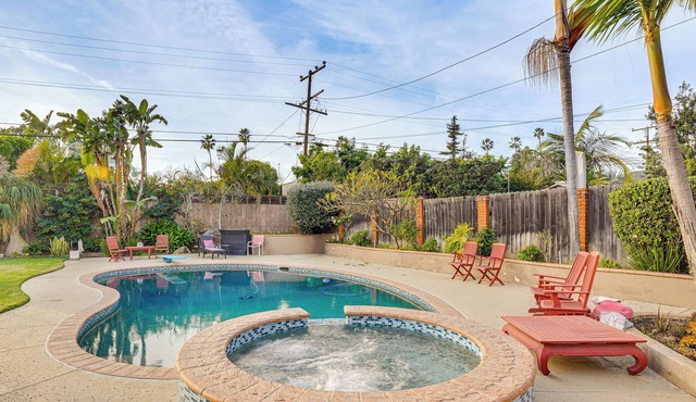 4 Mi to Dtwn Long Beach: Private Poolside Oasis!