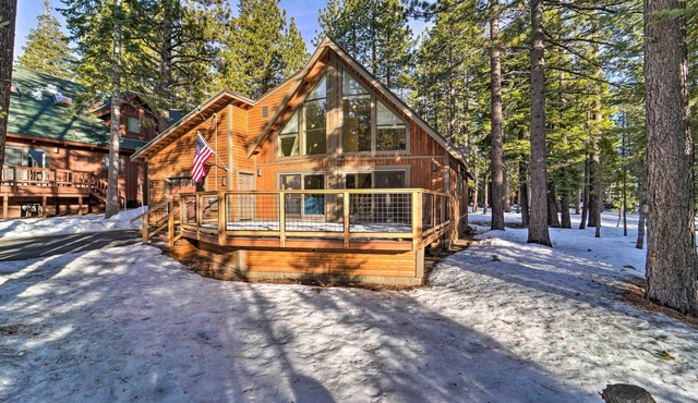 4 Mi to Dtwn Truckee: Tahoe Donner Home w/Hot Tub