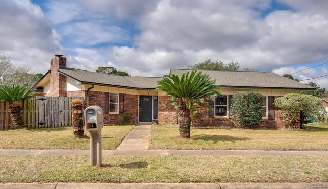 4 Mi to Garniers Beach Park: Home w/Private Pool!
