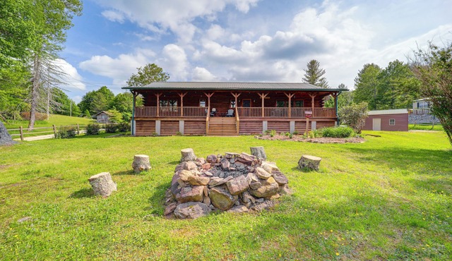 4 Mi to Grandfather Mtn! Family-Friendly Cabin