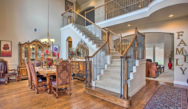 4 Mi to Grapevine Lake: Texas Home w/Media Room