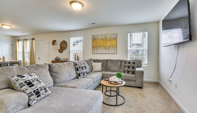 4 Mi to Hospital & Dtwn Greensboro: Spacious Home
