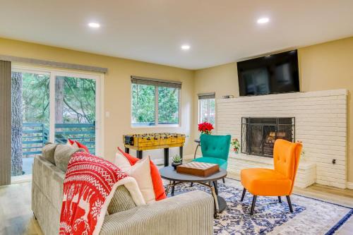 4 Mi to Lake Arrowhead: Cabin w/Grill & Deck!