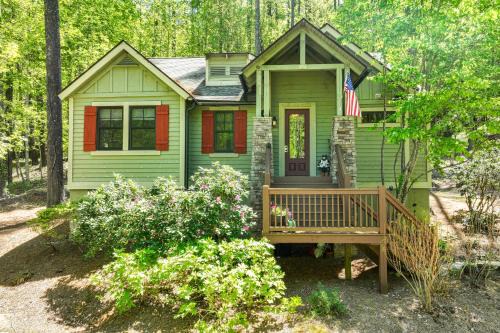 4 Mi to Lake Tuckasegee Gem with Pool, Beach Access