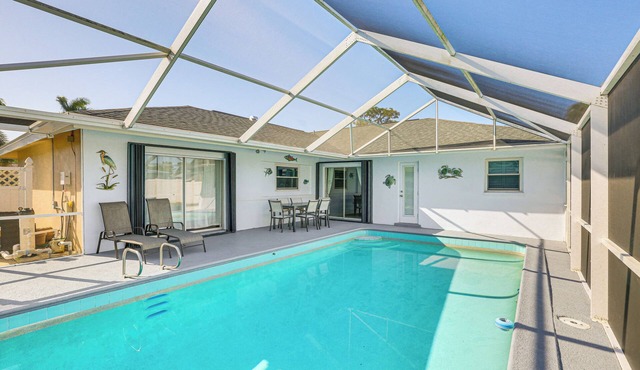 4 Mi to Lakes Park: Family Home in Fort Myers!