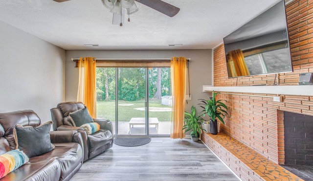 4 Mi to Loris Nature Park: Family Home w/Yard