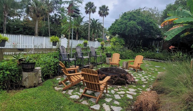 4 Mi to Mickler Beach: Group Getaway w/Lush Yard!