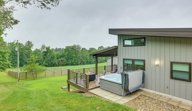 4 Mi to Mohican River: Ohio Amish Country Cottage