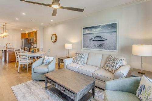 4 Mi to Oak Island Beaches! Dog-Friendly Condo