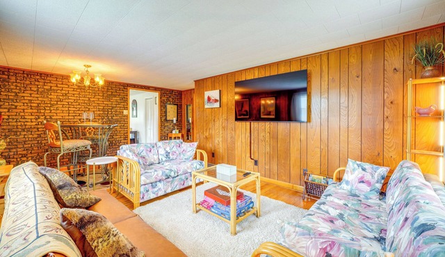 4 Mi to Off-Road Park: Beckley Area Townhome