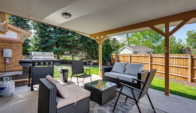 4 Mi to Olde Town Arvada! Dog-Friendly Home, Yard