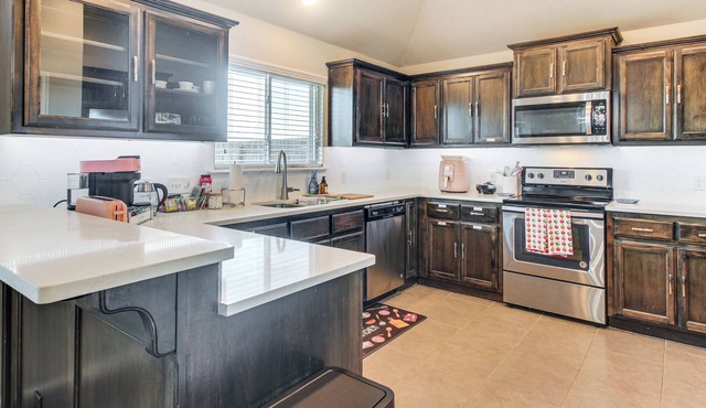 4 Mi to OU Campus & Stadium! Suburban Norman Home