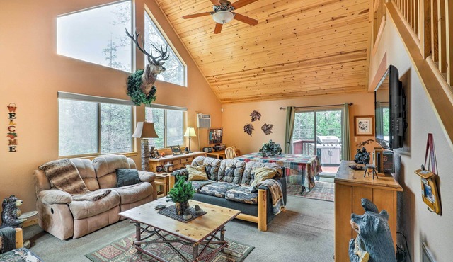 4 Mi to Pine Lake: Hathaway Pines Cabin w/Deck