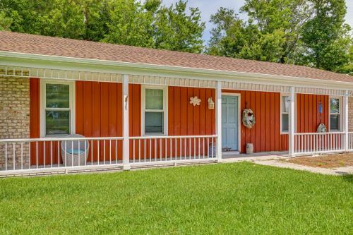 4 Mi to Radio Island Beach Family Cottage