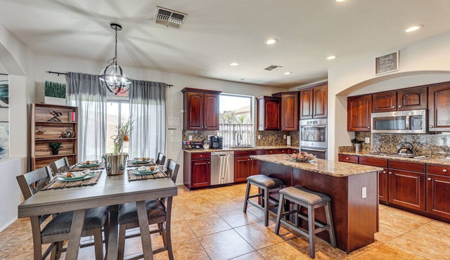 4 Mi to San Tan Valley: Family-Friendly Getaway