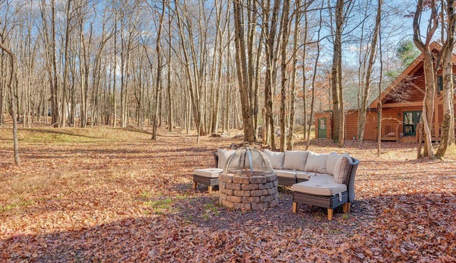 4 Mi to Skiing: Cabin w/Lake Access in Blakeslee