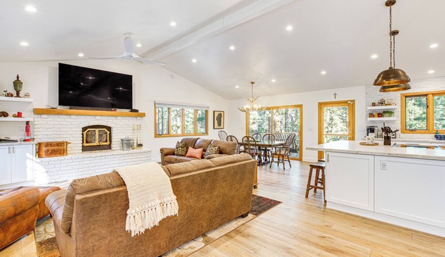 4 Mi to Slopes: Family-Friendly Stateline Home!