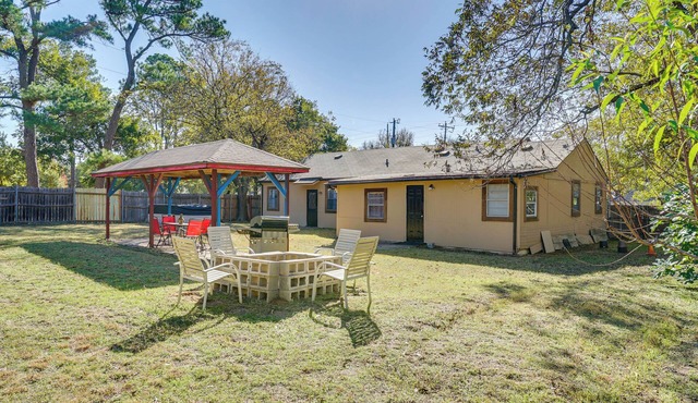 4 Mi to Southlake Town Sq: Peaceful Gated Retreat!