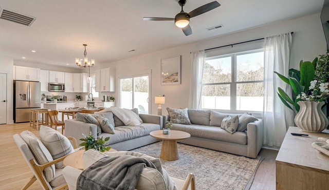 4 Mi to Surf City Beaches! Family Coastal Retreat