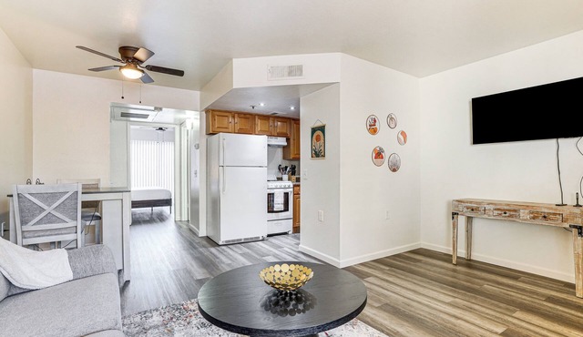 4 Mi to Surprise Stadium: Condo w/Pool!