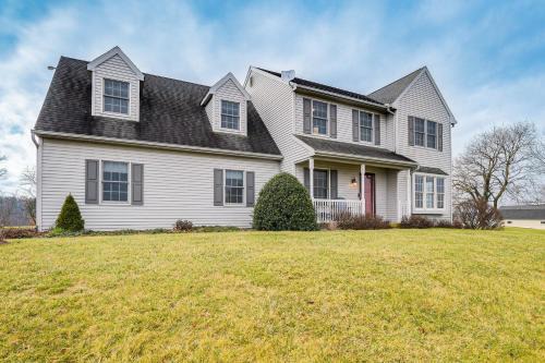 4 Mi to the Amish Village Spacious Home with Deck!