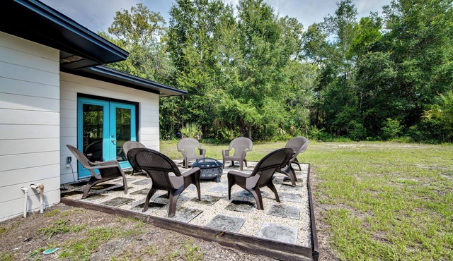4 Mi to Three Sisters Springs: Crystal River Home