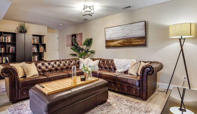 4 Mi to Waterfront Parks! Cozy Apt in Tacoma Area